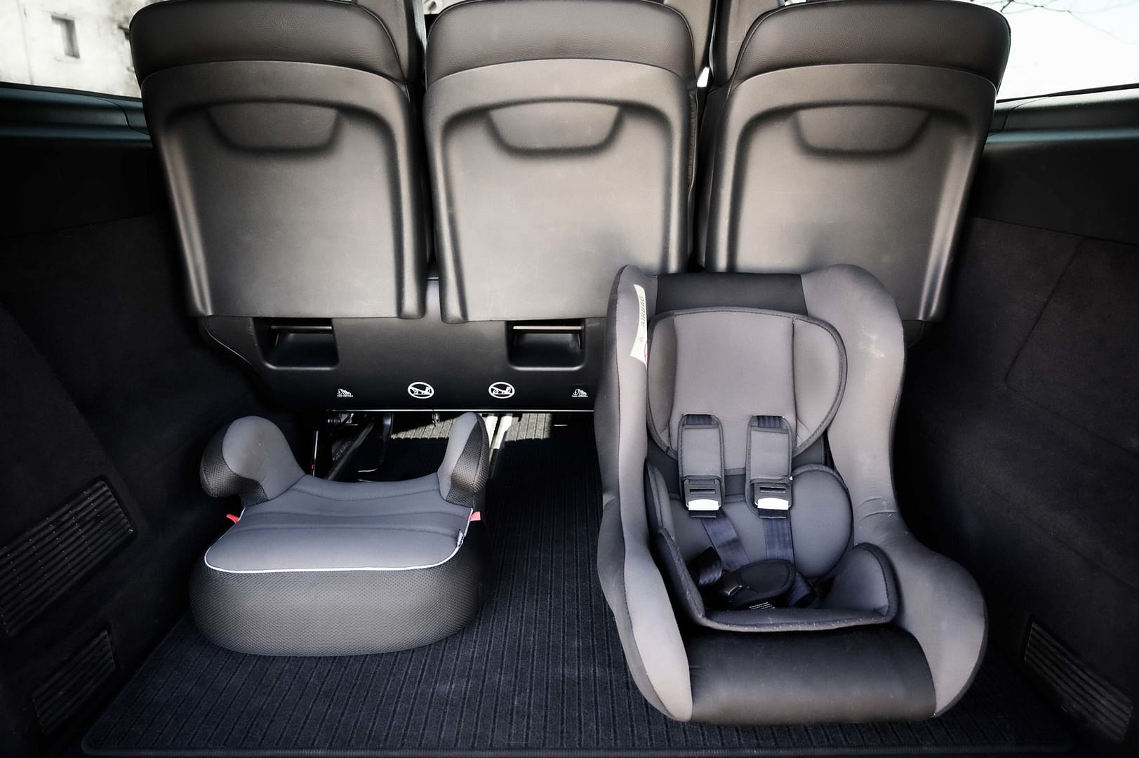 Taxi Disneyland paris baby seat booster